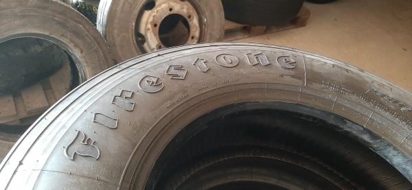 Gebrauchte FireStone FS 400 Reifen ohne Felgen, 235 / 75 R17,5 Artikel - Nr. : 81.99999 - 9999